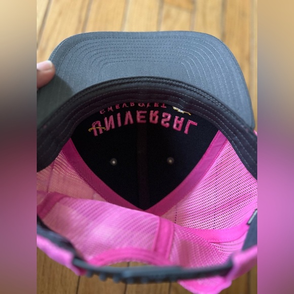 universal chevrolet trucker hat cap SnapBack One Size Fits All Pink Gray Logo - Picture 5 of 5